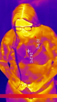Poprvé zamčena v pásu cudnosti! Tlustý bbw zadek prstěný hluboko pak naplněný 2 obrovskými análními kolíky thermal POV
