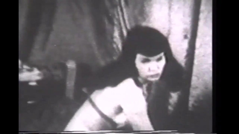 Vintage megastore: Betty Page odhalena - celý vintage film