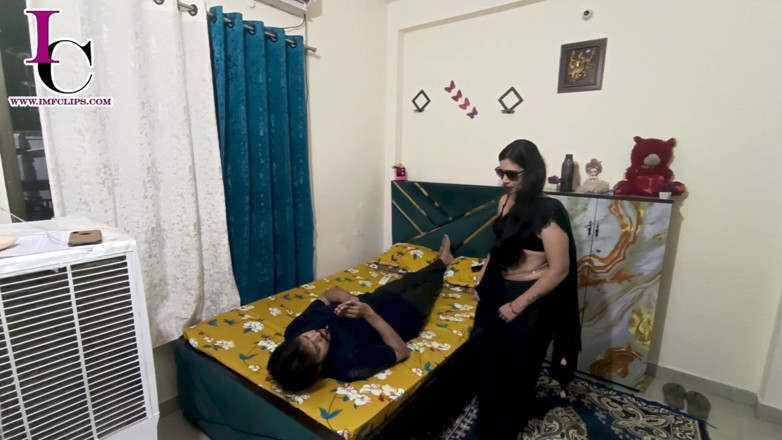Indian mistress femdom studio: Indický šlapání v Sárí HD