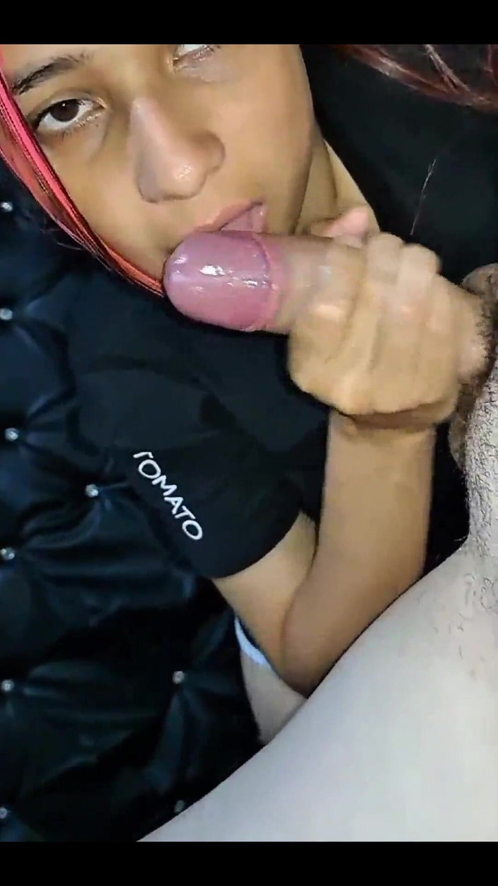 Studiotony: सौतेली मम्मी सोफे के नीचे फंस गई: सौतेले बेटे को हॉट मिलता है