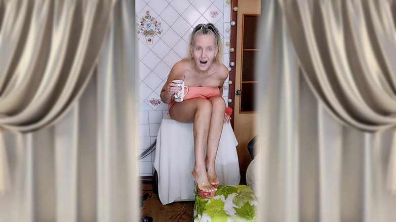 Lukerya: Gospodină sexy Lukerya în bucătărie