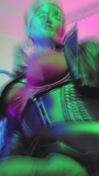 Eva nyonya femdom dominan dominan lagi asik muasin pantat bahenolnya pakai mainan seks bdsm