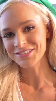 Blondes plätzchen-mädchen MILF entleert ihr erstes date trocken