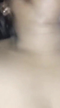 Je suis excitée dans les sous-vêtements et le corps pulpeux de ma belle-mère