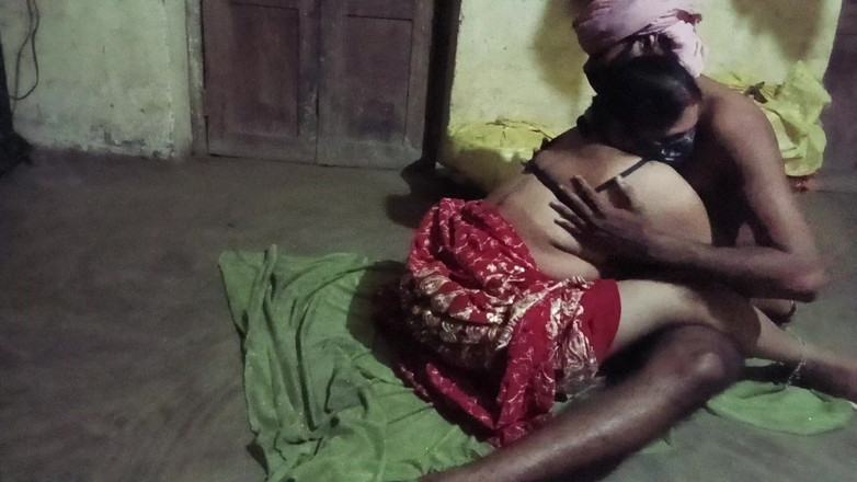 Desi_bhabhi121: Asiatiska par romantik förspel