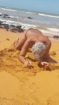 Ladysilva di pantai dengan celana dalam hot pantat seksi