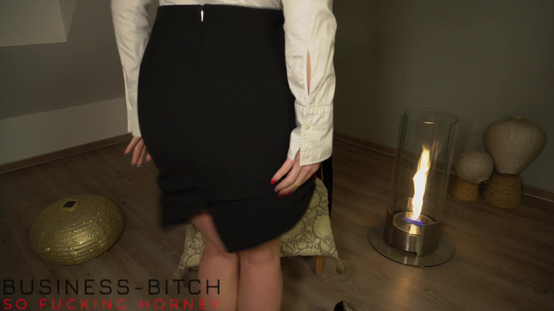 Business Bitch: Горячая бизнесвумешка в сексуальном бизнес-костюме занимается романтической секс-встречей с боссом на Валентине