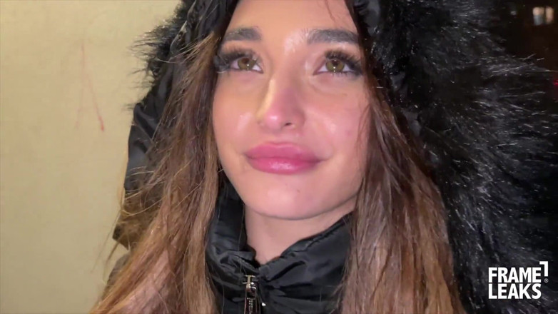 Pinko Club: Sara Diamante Memberikan Kristian - Blowjob Yang Baik Di Jalan