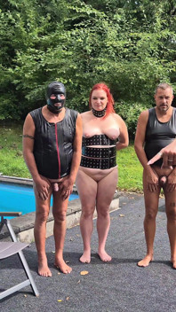 Lady Méduse Frotte Des Orties Sur Mes Fesses Et Mon Sexe