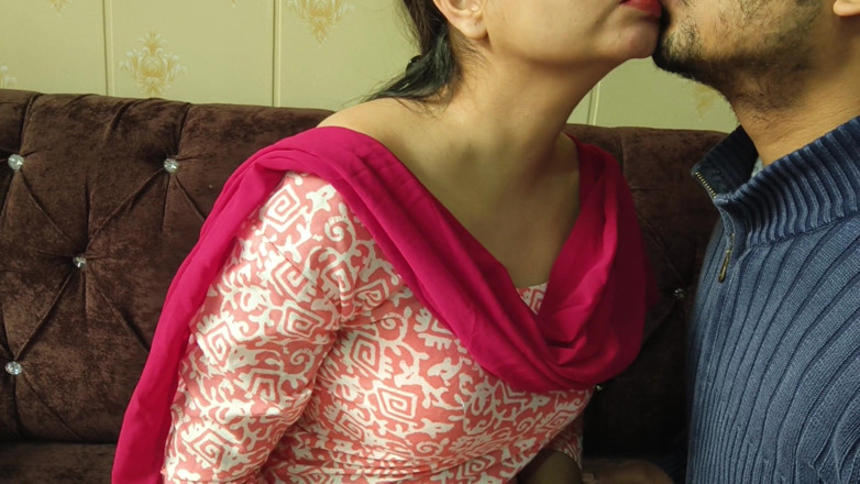 Hornycouple149: Indian Desi Teen Saara Was Seduced When a Friend Told...