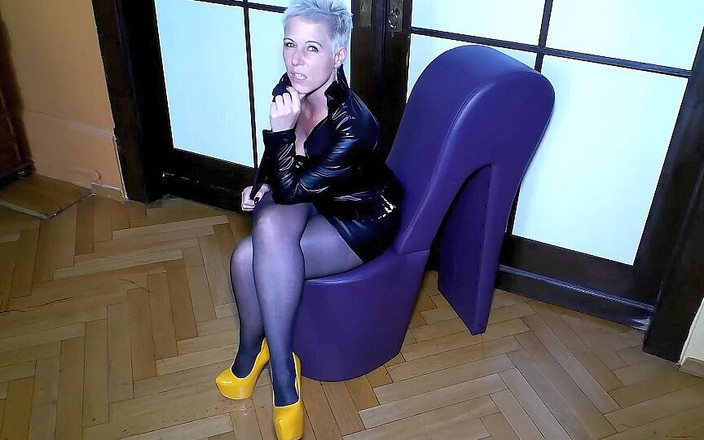 Melissa Deluxe: Uniklý otrok! Ať už mě přivede k orgasmu