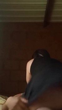 Moje 50letá nevlastní matka skáče na mém ptákovi, dal jsem jí to v 4 lahodně sténá