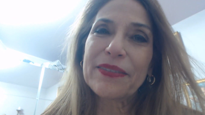 Melissa Johnson: Sărut, scuipând, stând pe fața ta