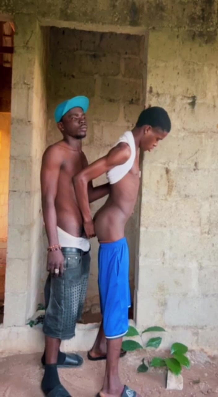BLACKSHOOTERR: Sex v nekomplikované budově s chlapem z ulice