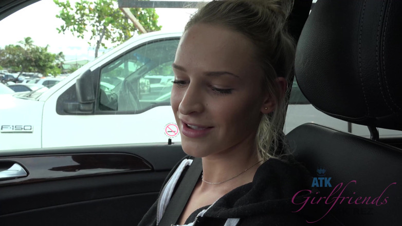 ATK Fans (Girlfriends): Vacanze virtuali alle Hawaii con emma hix 1/16