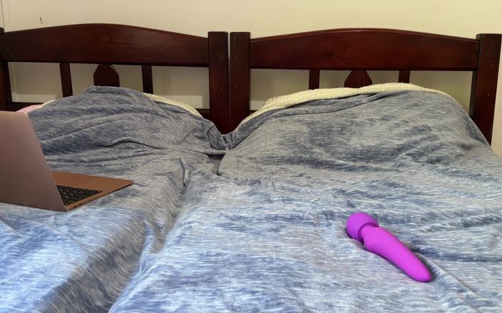 EvaGreyZ: Mein mann ist bei der arbeit und ich gucke porno...