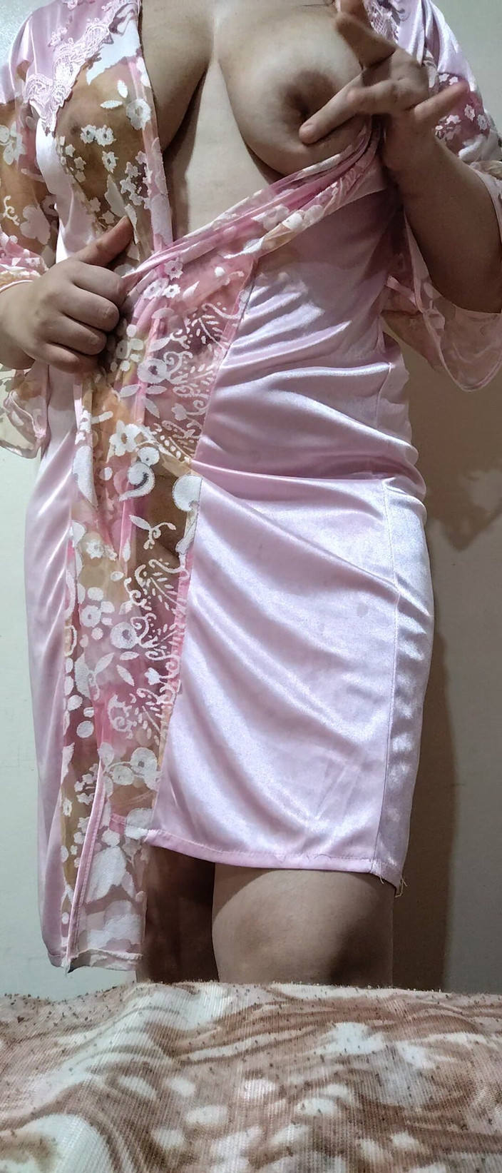 Ali Muhammad: Uma menina da frase tira a calcinha na frente da...