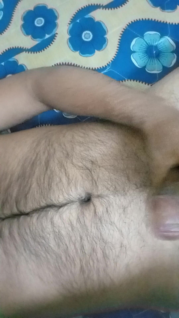 Raaz26d: Olejowanie i masturbacja mojego dużego kutasa, myśląc o krzywym dużym...