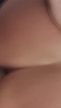 Girls Out Control Scene-3_brunette Dengan Pantat Besar Menikmati Dildonya Dalam Tab Mandi