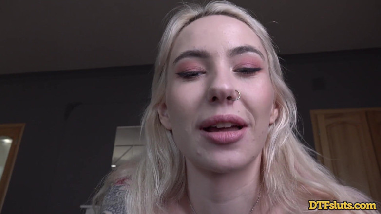 DTFSluts: Brunetka Bella Mur wstrząsa swoimi aktywami w prywatnym tańcu
