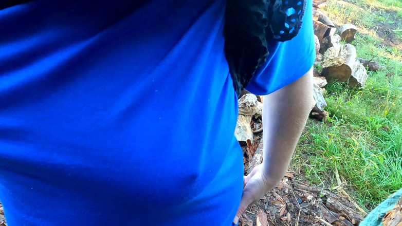 Bouncy Tits Action: Bộ ngực khổng lồ khỏa thân bị nện trên cánh đồng