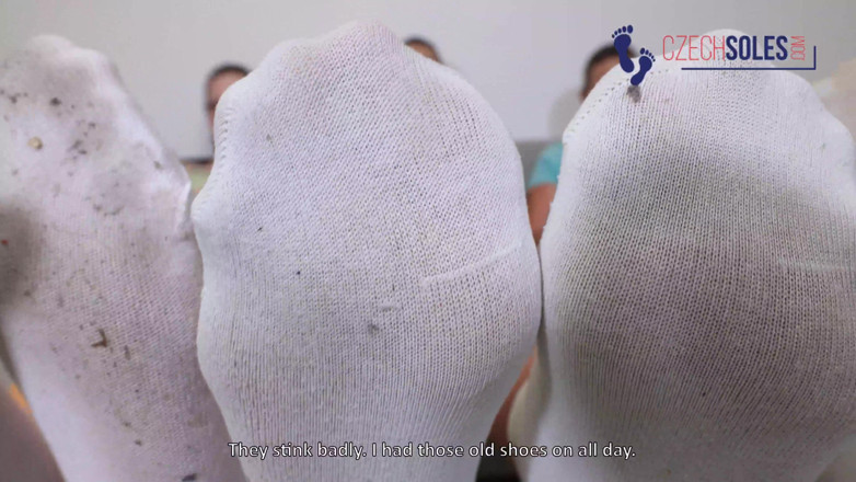 Czech Soles - foot fetish content: Chi ha i calzini più puzzolenti?