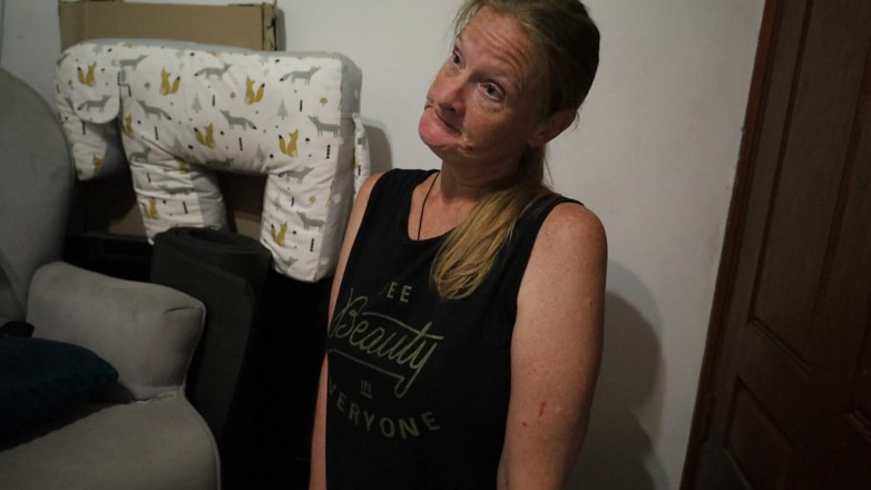 Nasty Moms: Розбещена дружина далекобійників отримує належний грубий трах у горло та брудний камшот на обличчя