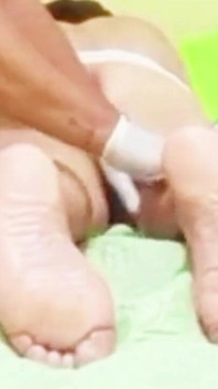 Masajul picioarelor se încheie cu suptul vaginal în leagăn bun