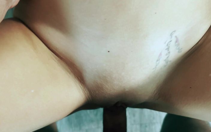Lucky Buns: Der mitbewohner wurde nicht fertig, aber der strap-on reparierte alles!