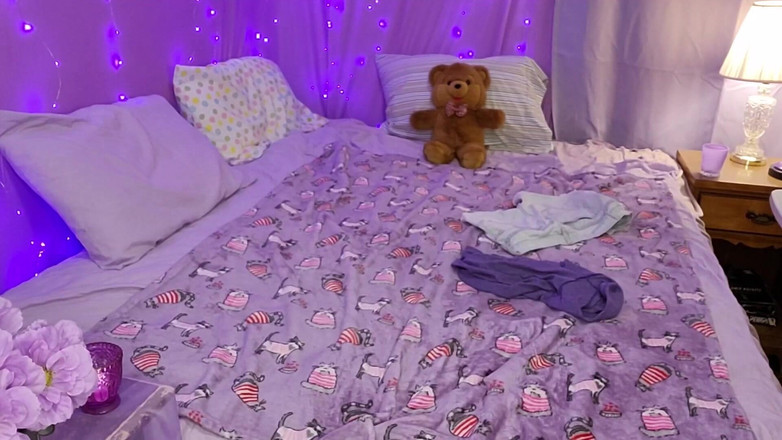 Brenna Lilac: शरारती बनी सौतेली मम्मी