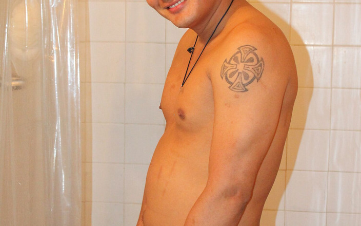 Latino boys porn: Petrus Mastürbasyon yapıyor