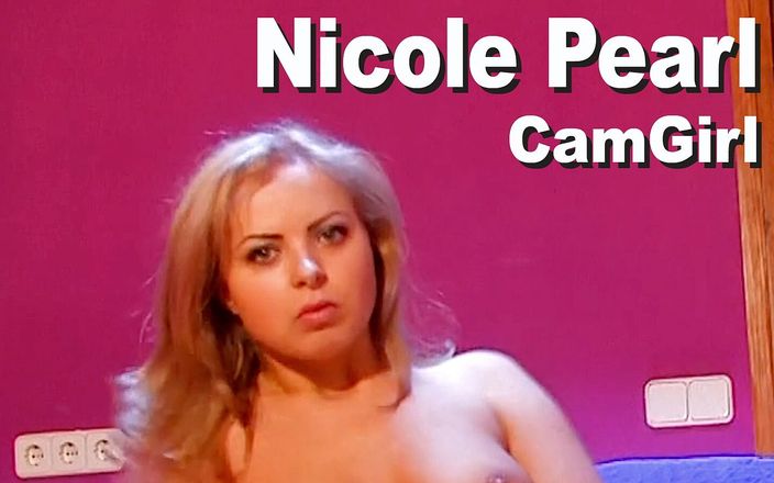 Edge Interactive Publishing: Nicole Pearl se desnuda con rosa masturbarse