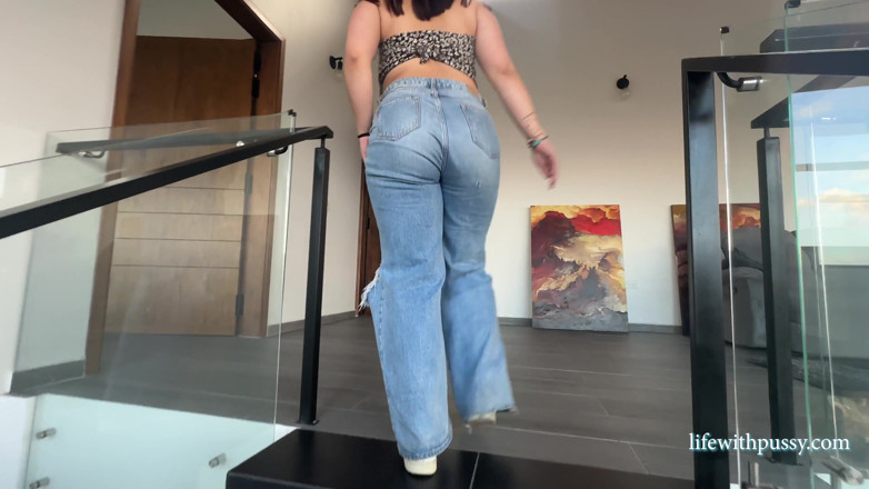 lifewithpussy: Delicious 18yr Old Latina with Big Ass Getting Bang
