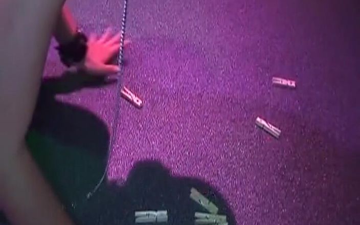 Deutsche Damen: Troia tedesca arrapata inculata e spruzzata di sperma in azione...