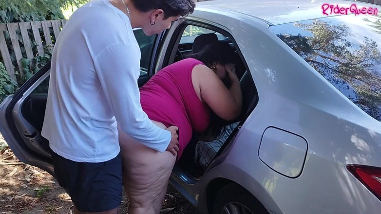 Riderqueen: Touches Ass - Fat Mature Woman Is Fucked in the Car...