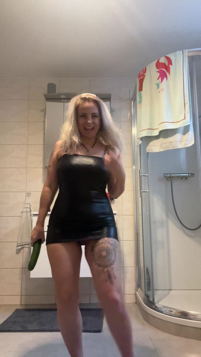 LarisaCum: Bạn muốn làm gì với lỗ đít của tôi?