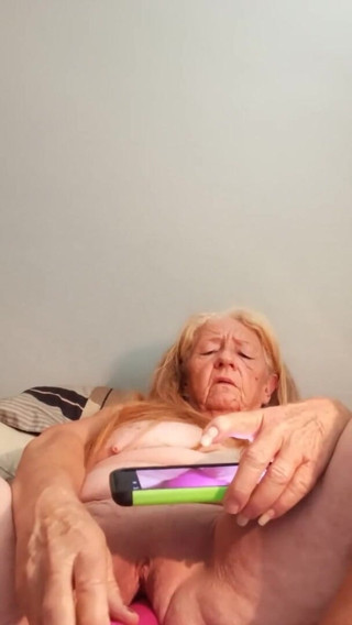Granny fucksalot of dick: Granny's pleasure