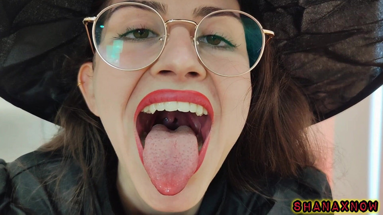 Shanaxnow: Vykouřená čarodějnicí, aby byla pohlcena Uvula Fetish Feeder