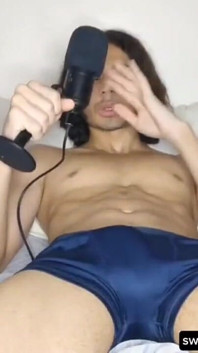 oh, non posso resistere al mio corpo arrapante...