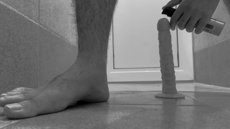 Weird-bisex: ピアスチンポ乗りディルド