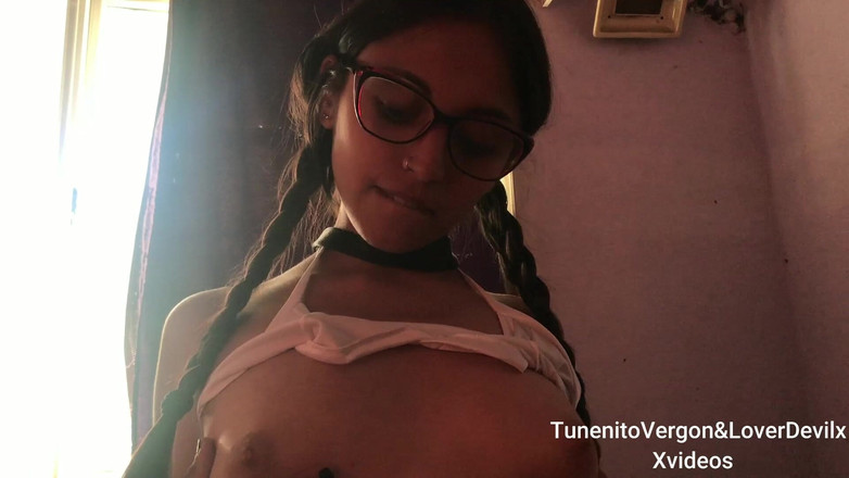 LoverDevilx: La segretaria sexy fa un pompino al suo capo e...