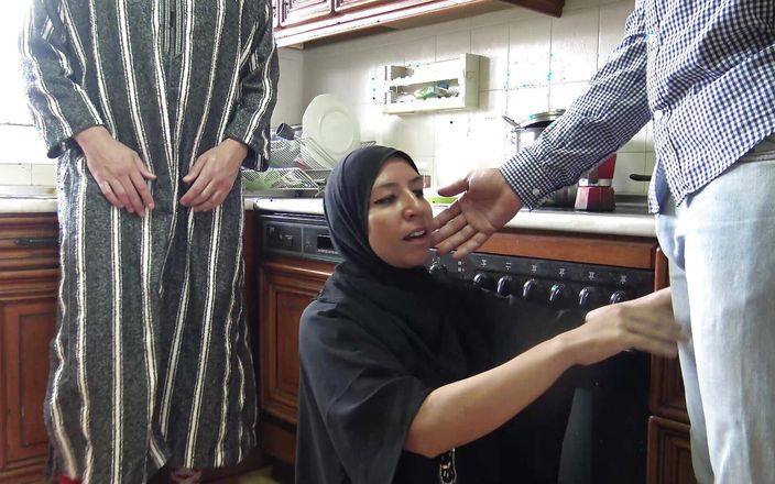 Souzan Halabi: Geile cuckold-ehefrau lutscht großen schwanz vor ehemann