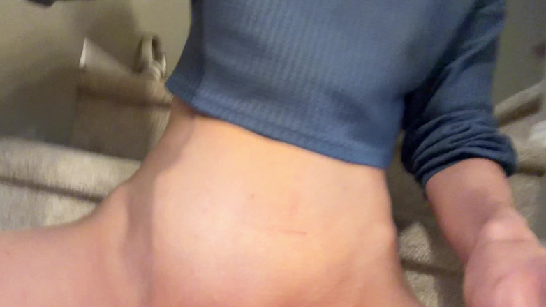 Ms_Emmy_Lynn: Punto mojado en mis bragas - coño pelado en bragas