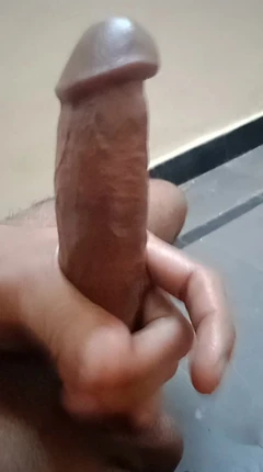Punheta com garoto solteiro