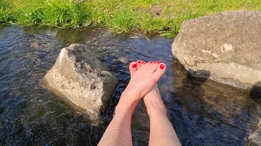 Feets in Water (NadjaNeah) Feets in Water (NadjaNeah)
