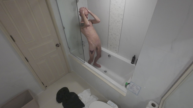 Big dick dadddy: กล้องอาบน้ําลับจับได้ว่าฉันสัมผัสตัวเอง