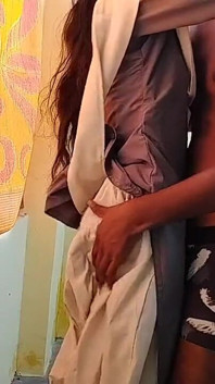 Une petite amie étudiante indienne se fait baiser dans la nature dans sa chambre, couple d’amants d’étudiants (audio en hindi)