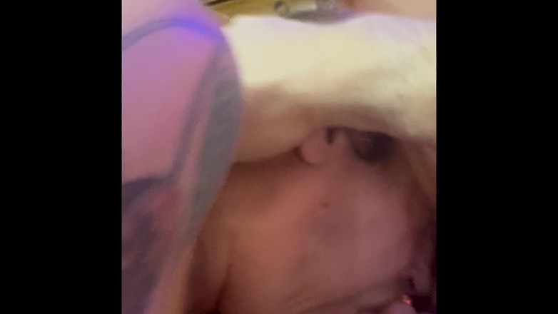 Wild Cherry: Dando ao padrasto um boquete e sendo fistado