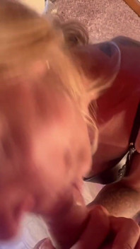 GILF POV Deepthroat & Swallow, Memohon Golden Shower Tamat