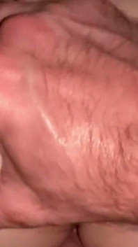 Ich habe dieser nutte eine schwanzmassage gegeben